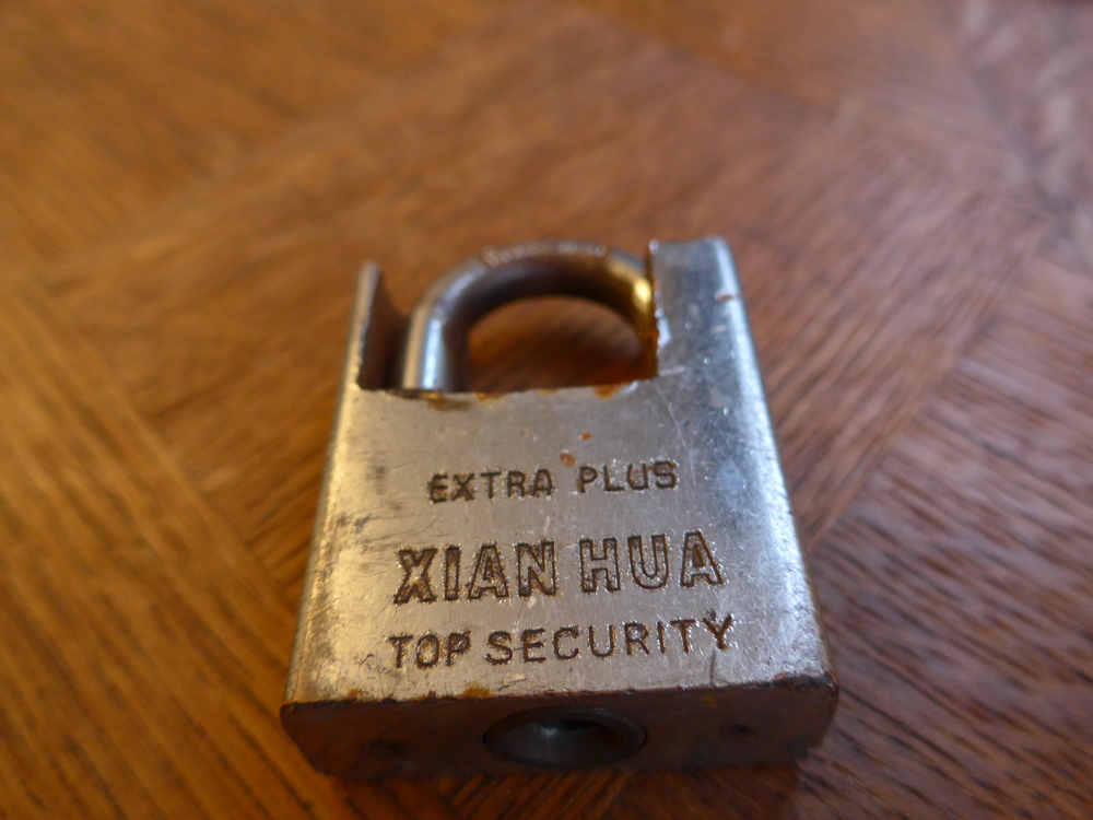 Then “reality” handed me a very similar puzzle. Two weeks ago my bike lock wouldn’t open anymore. Possibly due to internal rust. The key would turn only a quarter turn. Challenge accepted. Lock spray did not help. Neither did striking the top loop from within with a hammer.